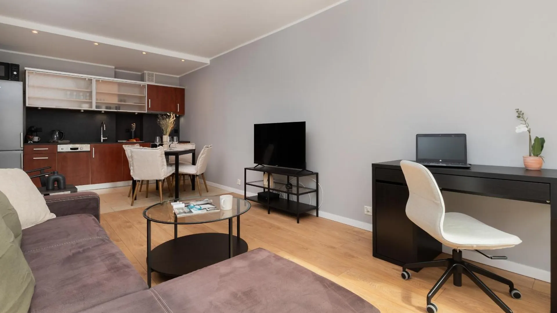 Dlugie Ogrody Spacious Apartment In The Gdansk City Center By Noclegi Renters 0*,  Poland