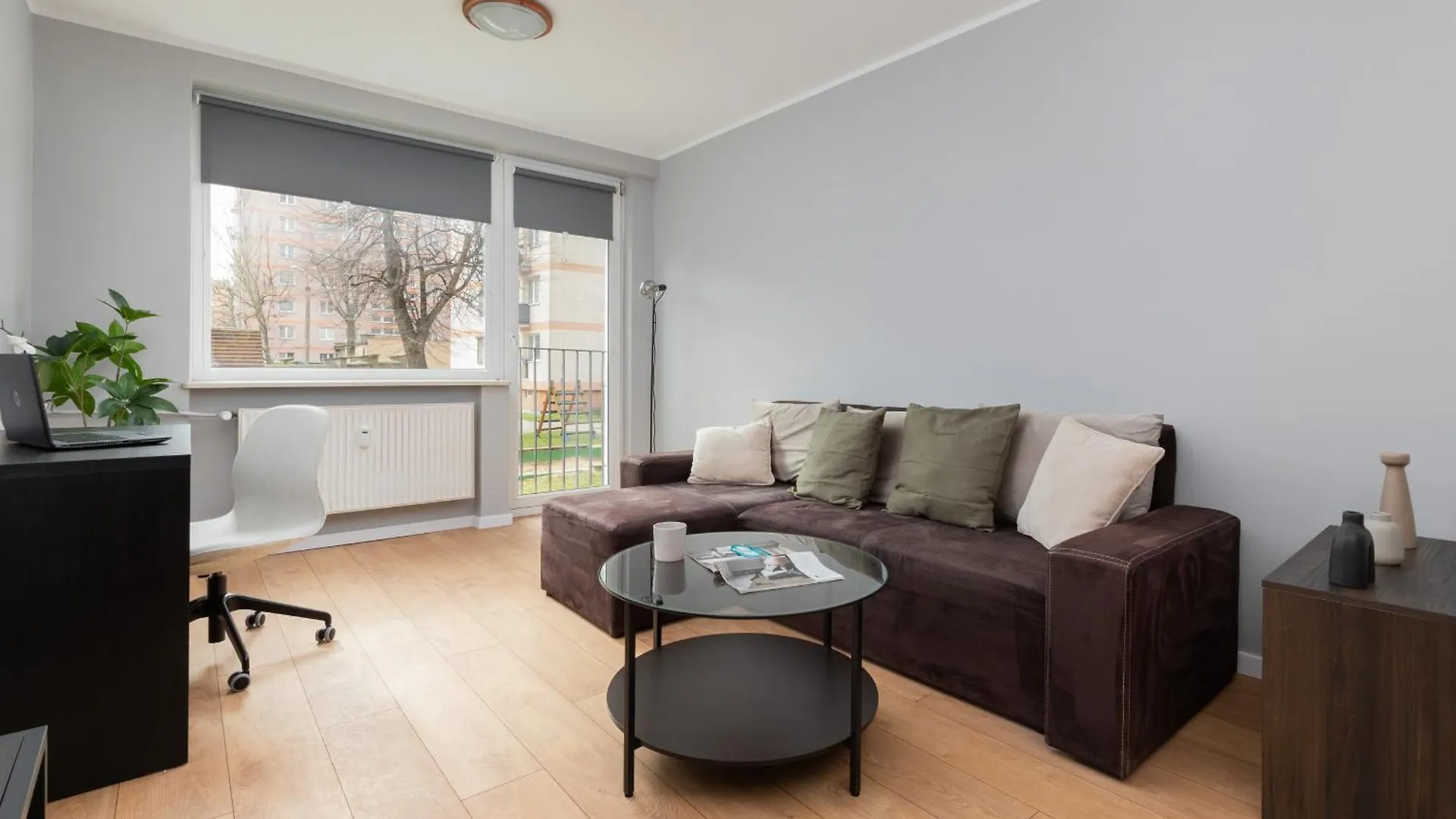 Dlugie Ogrody Spacious Apartment In The Gdansk City Center By Noclegi Renters contacts